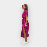 Patogi Suknelė su Idealiu Prigludimu